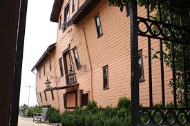 From the Trefethen web site