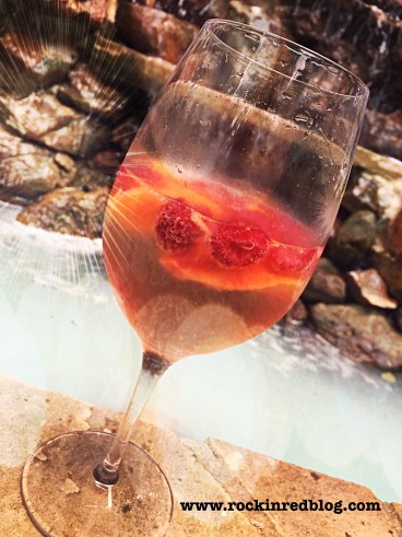 Barefoot peach and raspberry cocktail